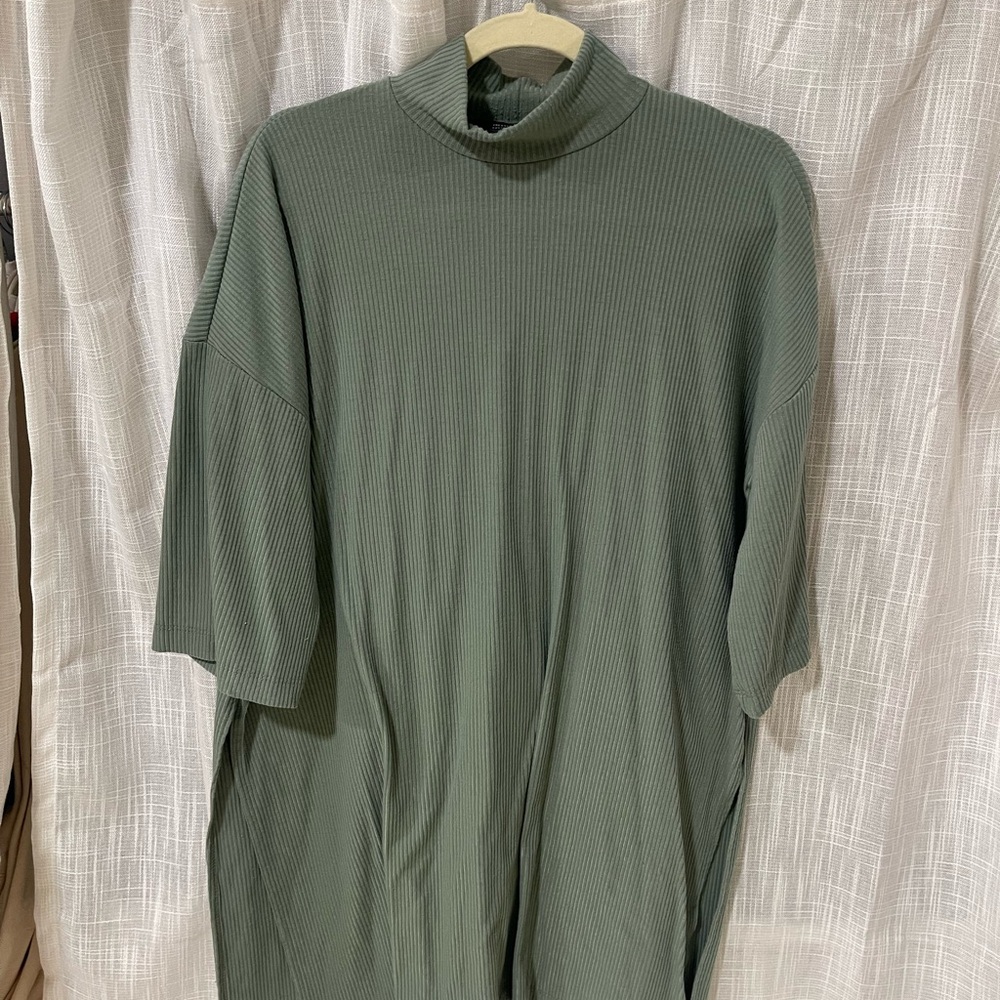 Lala icon mock neck top